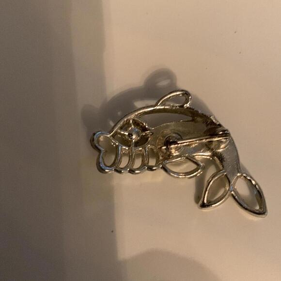 Blue stoned 1” silver fish pin - Picture 4 of 13